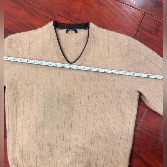 100% Cashmere Tan Cable Winter/Fall Sweater - Picture 5 of 7